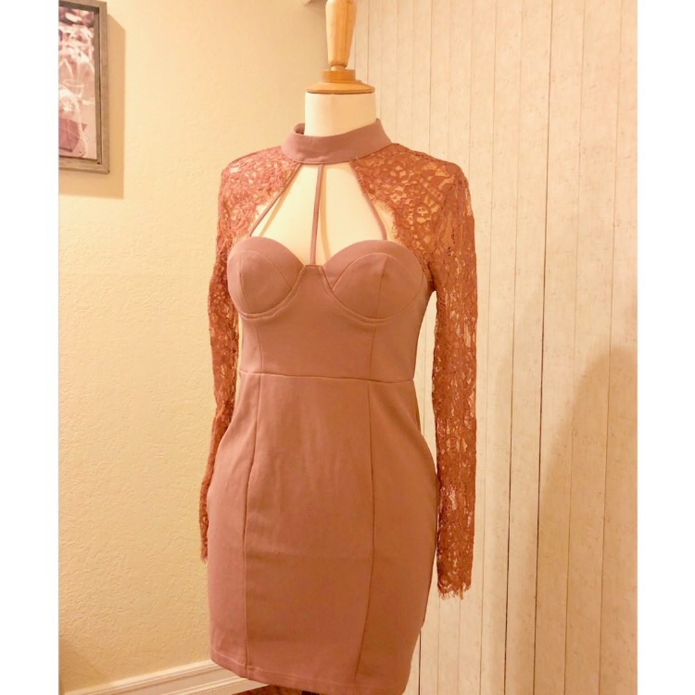 🌹 Dusty rose 🍷lace sleeve dress